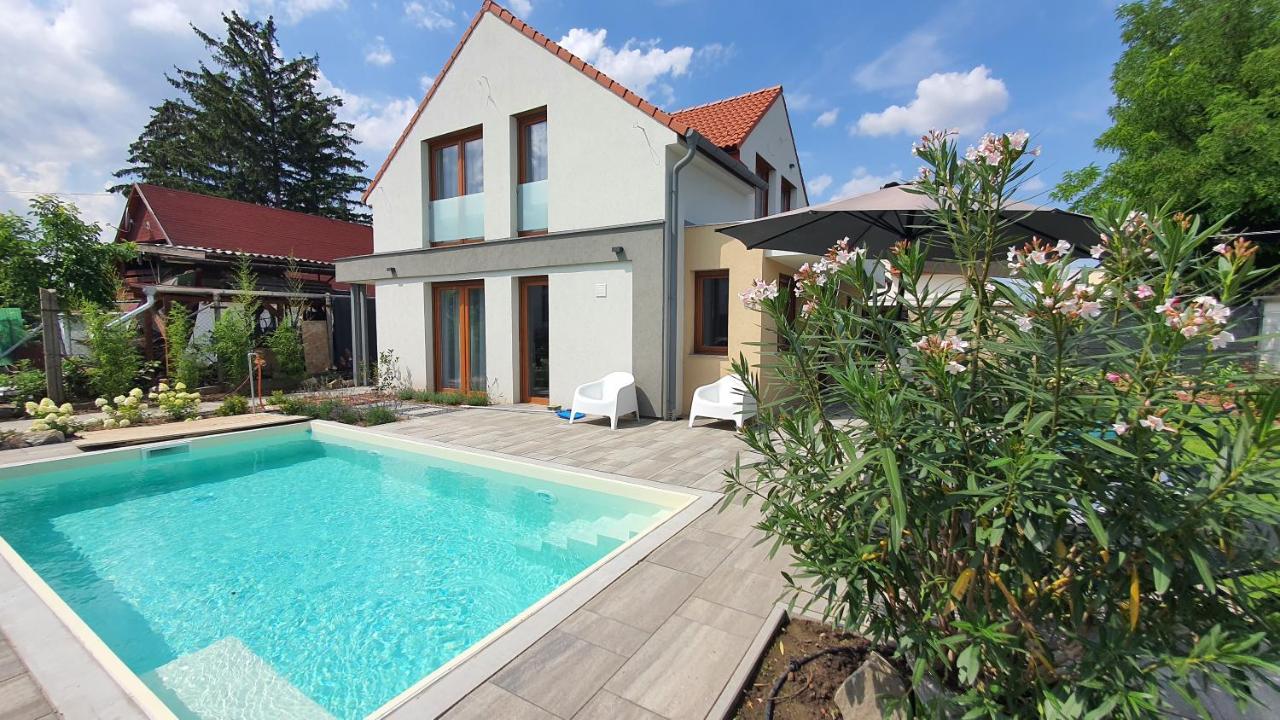 Velence Lakeside Pool House ภายนอก รูปภาพ