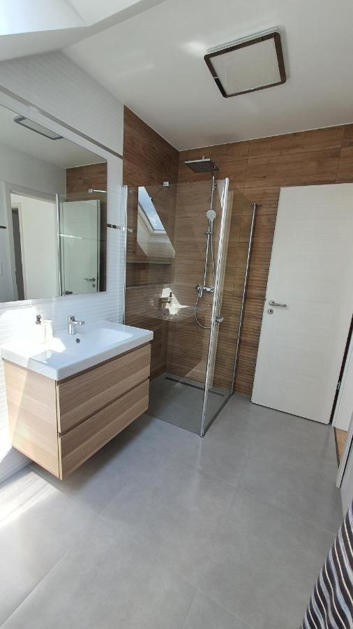 Velence Lakeside Pool House ภายนอก รูปภาพ